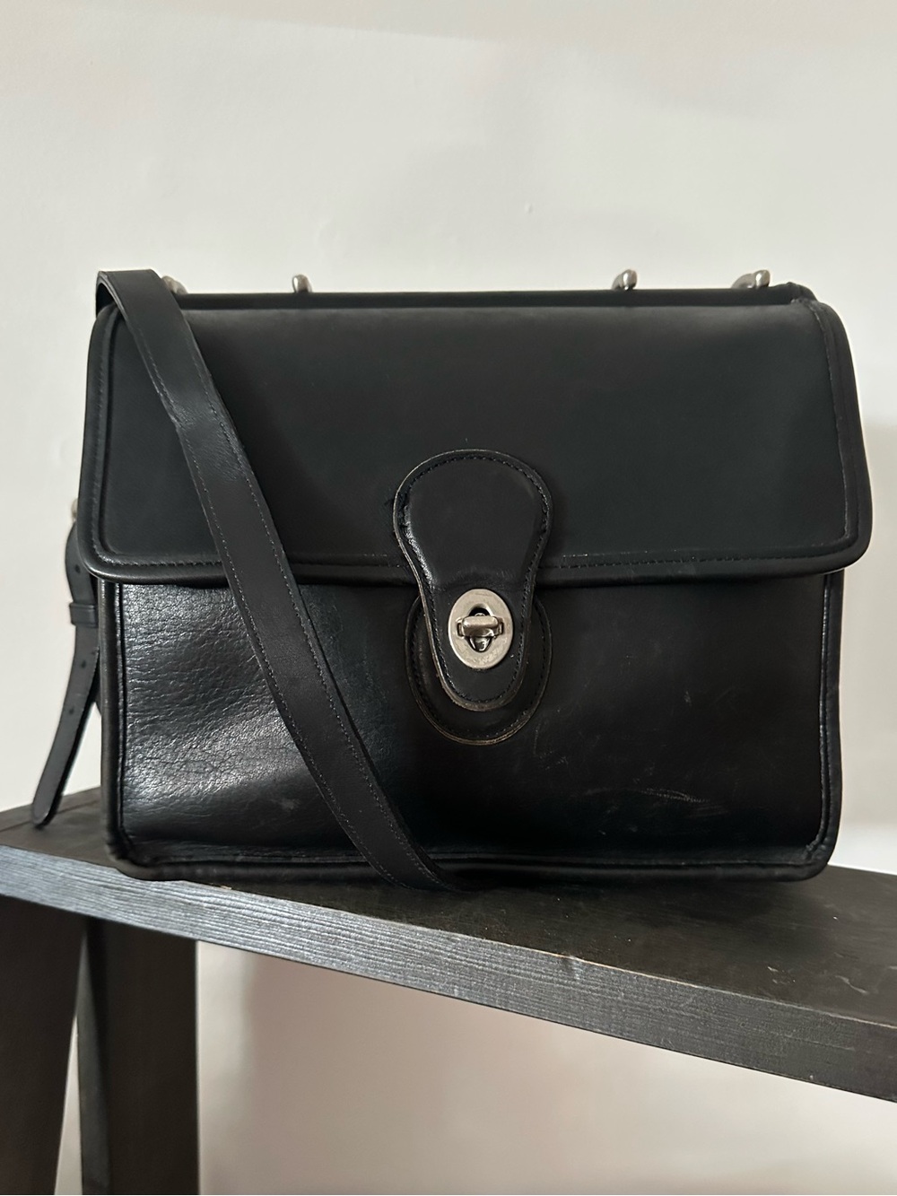 Classic Black Leather Crossbody Satchel - Unbranded